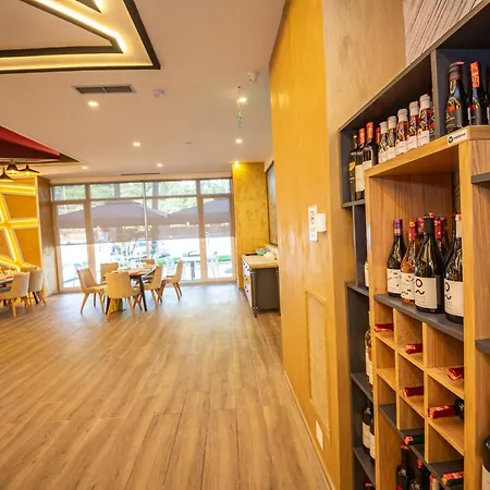 Ξενοδοχείο Ponari S