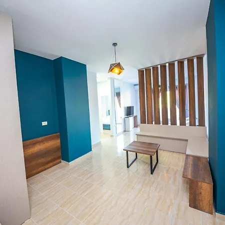 Ponari S Otel Kryemëdhej