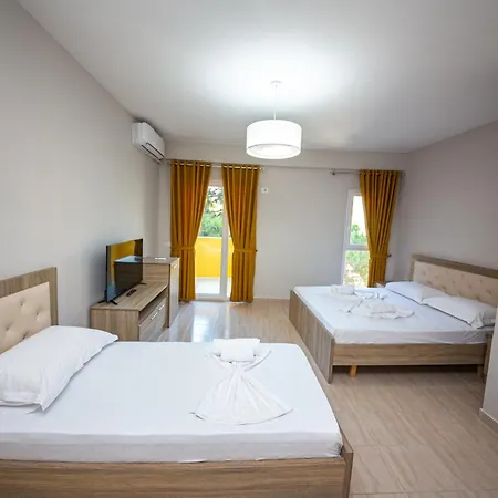 Hotell Ponari S 4*