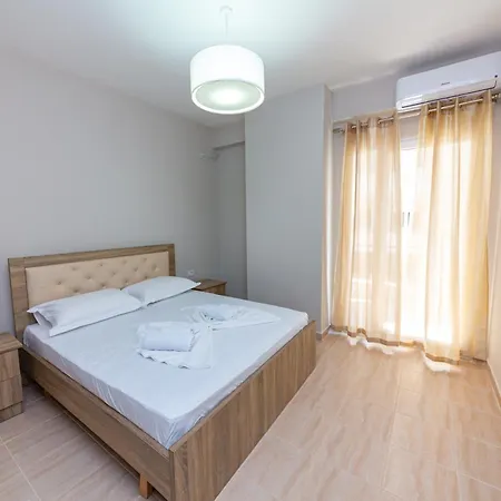 Ponari S Hotell