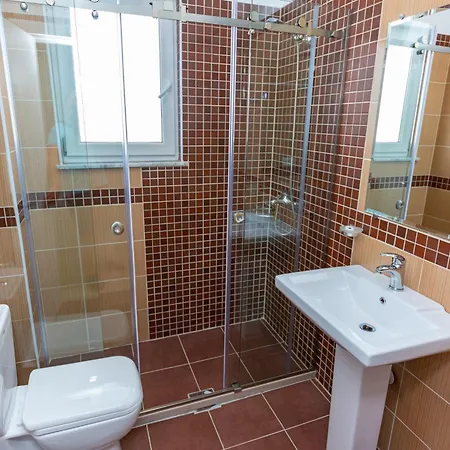 Hotel Ponari S Kryemëdhej